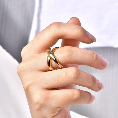 High Quality Chunky Cross Ring - Gold