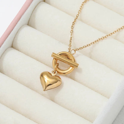 18k Gold Heart Toggle Pendant Necklace