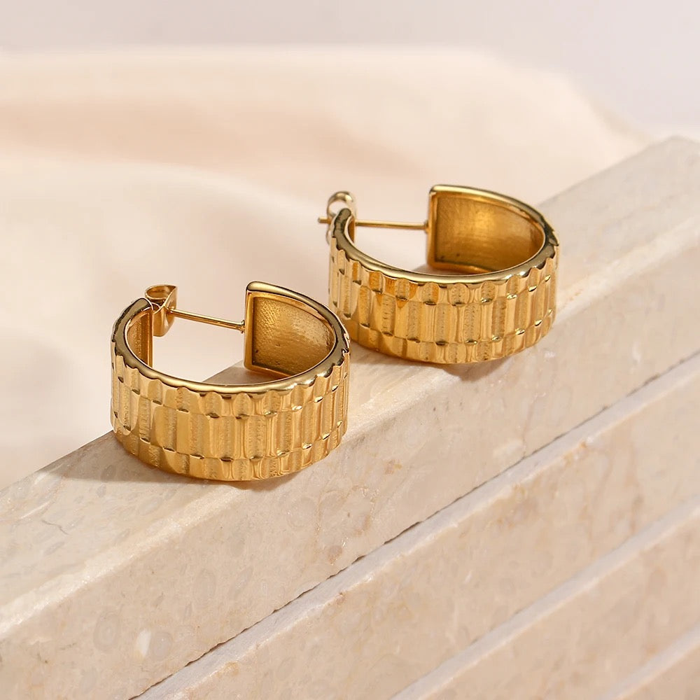 Classic 18k Gold Hoops Earrings For Her
