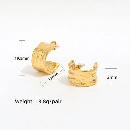 Elegant 18k Gold Irregular Hoop Earring