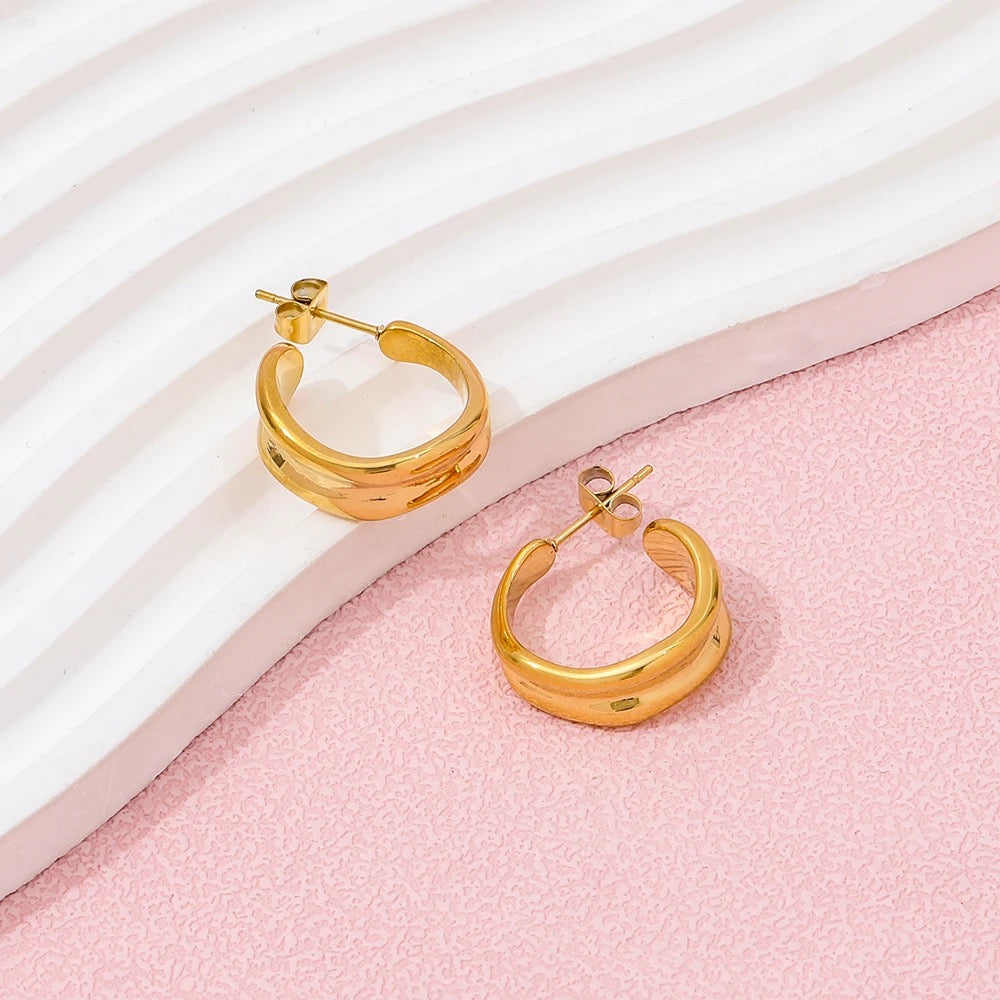 Stylish 18k Gold Hoops Earrings - Waterproof