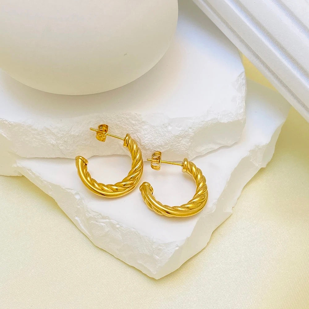 Stylish 20mm Twist Hoops Earrings - Waterproof