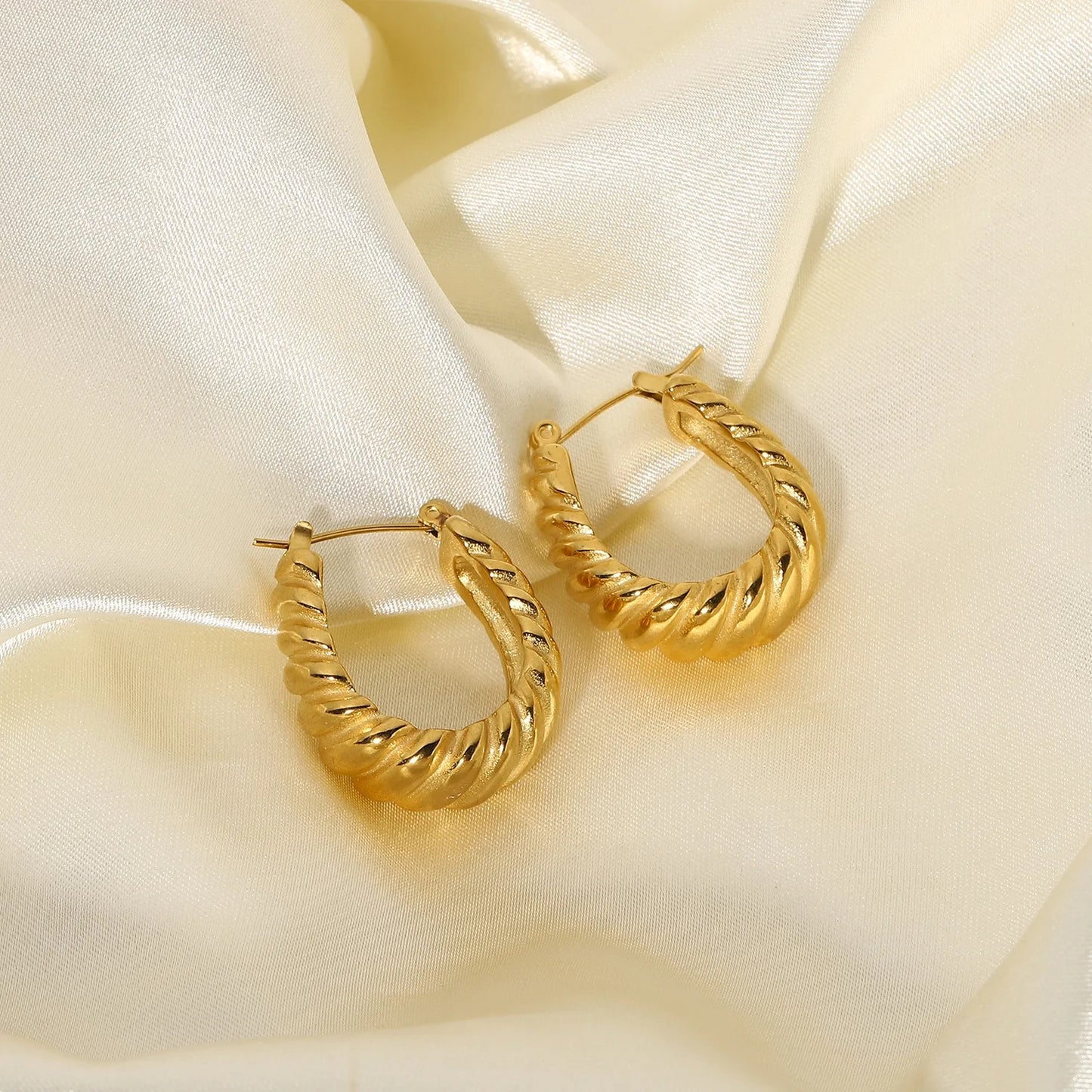 Stylish Double Twist Croissant Hoop Earring