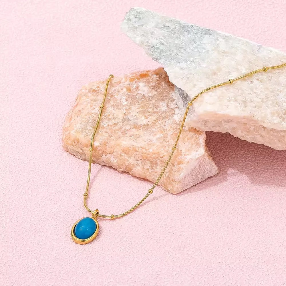 Elegant Aquamarine Stone Pendant Necklace