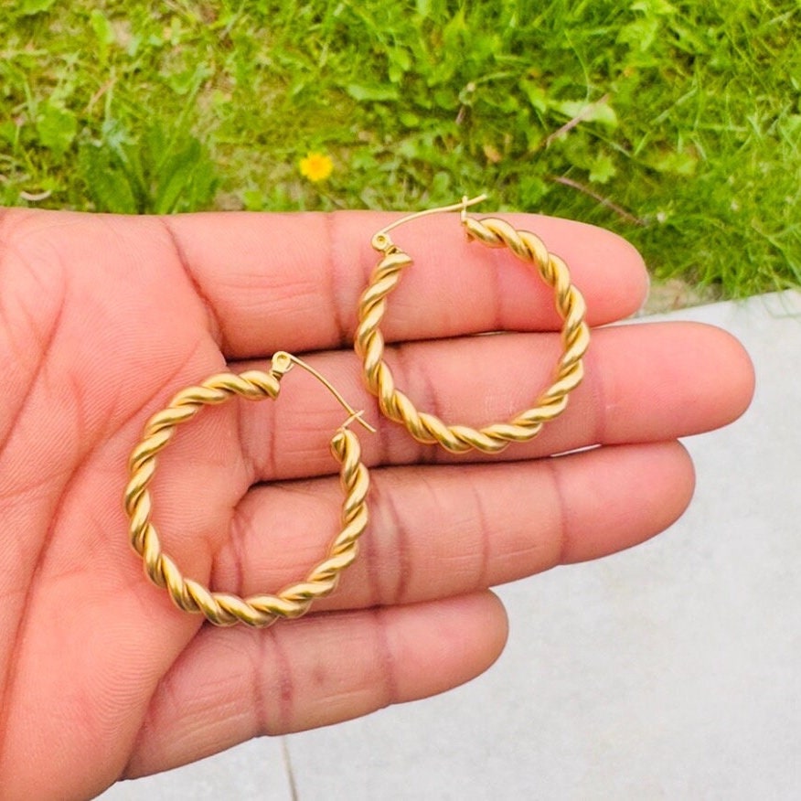 Beautiful Geometric Braided Twist Gold Hoop Earring