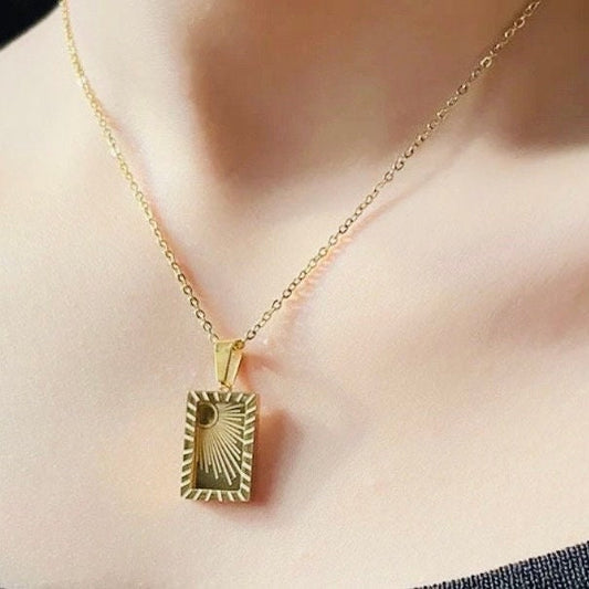 Elegant 18K Gold Sun Pendant Necklace
