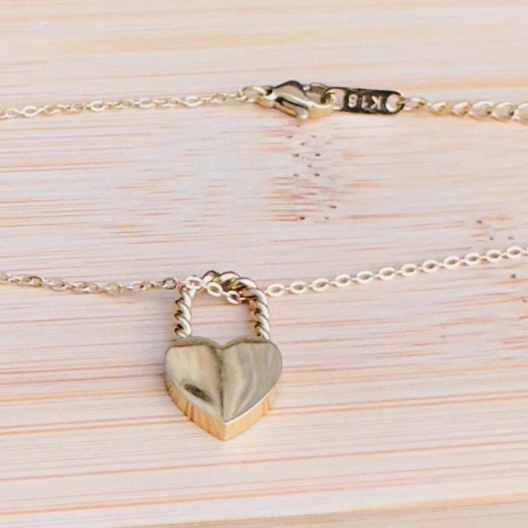 Dainty Gold Heart Pendant Minimalist Necklace