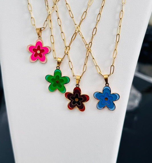 Elegant 18K Gold Plated Flower Pendant Necklace