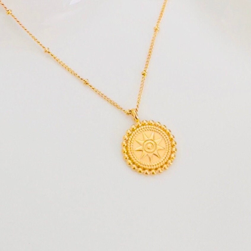 Elegant Star Pendant Necklace