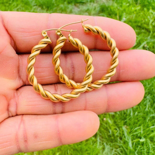 Beautiful Geometric Braided Twist Gold Hoop Earring