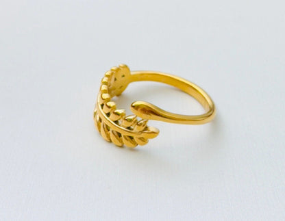 Minimalist Leaf Wrap Style Ring - Gold