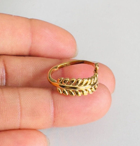 Minimalist Leaf Wrap Style Ring - Gold