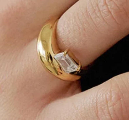 Cubic Zirconia Minimalist Ring - Gold