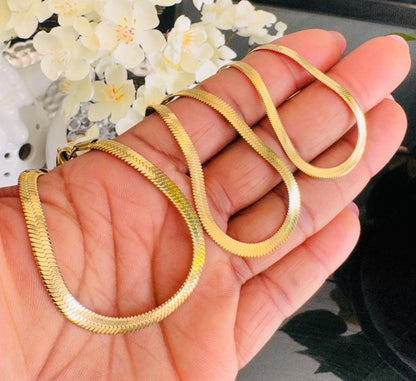 Dainty Gold Snake Chain Bracelet