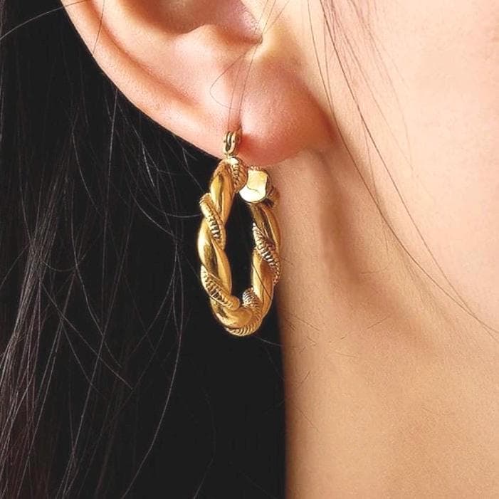 20mm Twisted Hoop Gold Earring