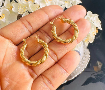 20mm Twisted Hoop Gold Earring