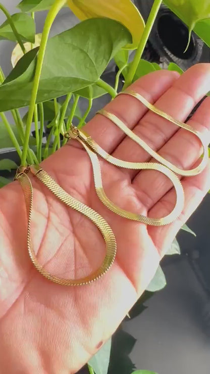 Dainty Gold Snake Chain Bracelet